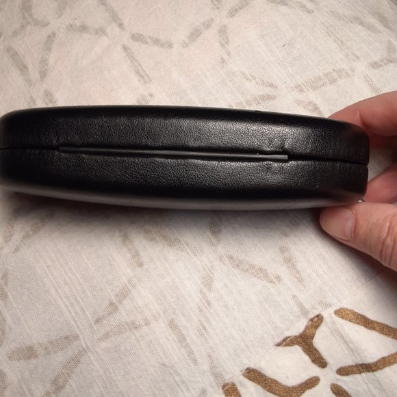 Ray-Ban hard shell clam shell sun glasses case - Picture 4 of 10